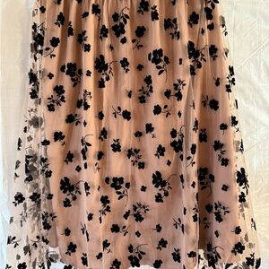Chic Black Floral Midi Skirt
